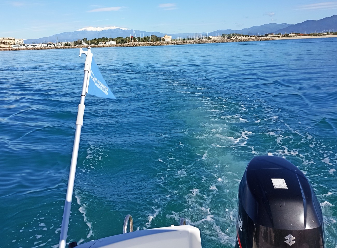 Sortie en mer au départ de Saint-Cyprien, le Canigou enneigé à l'horizon